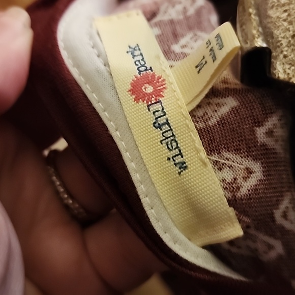 Wishful Park Women's Top Size Medium - Picture 2 of 3